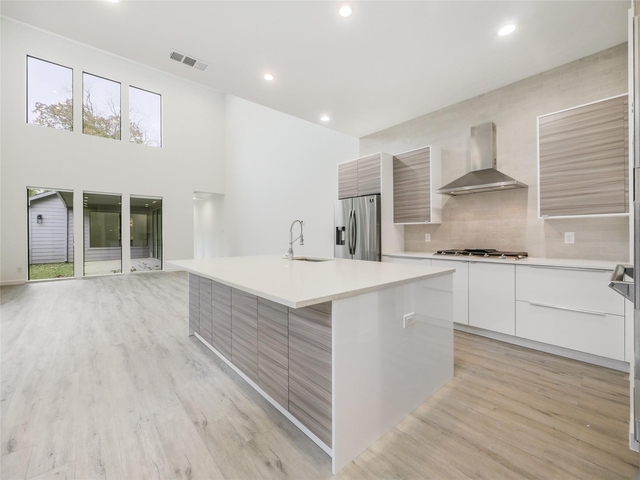2326 Vagas Avenue - Photo 1