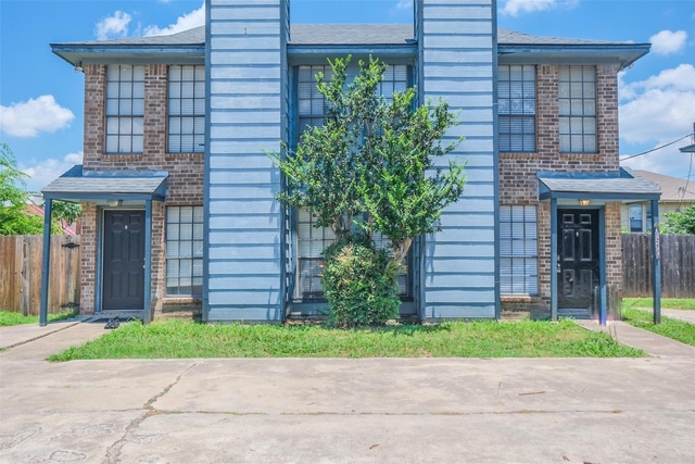 1034 Mckinley Street - Photo 1