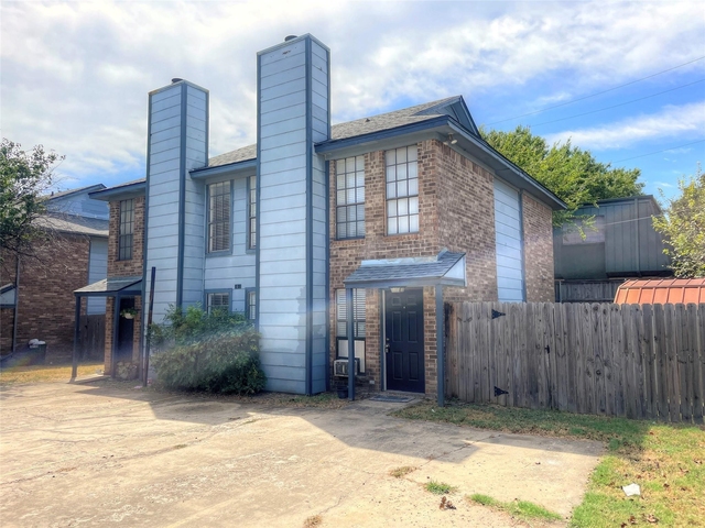1032 Mckinley Street - Photo 1