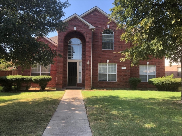 1911 Bridgewater Drive - Photo 1