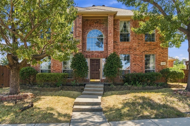 1424 Sunswept Terrace - Photo 1