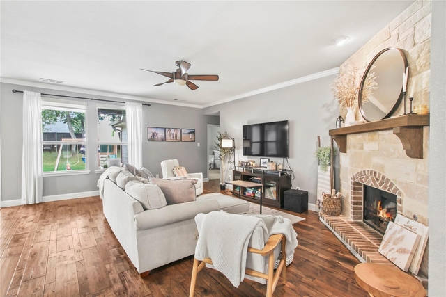 913 Freesia Drive - Photo 1