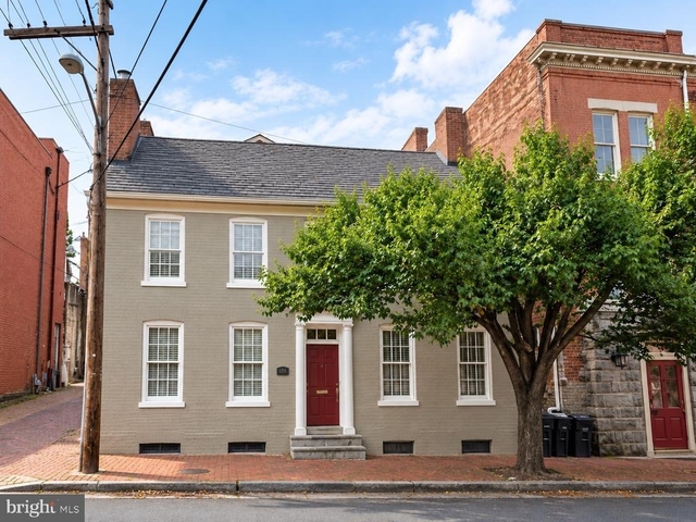 209 Hanover Street - Photo 1