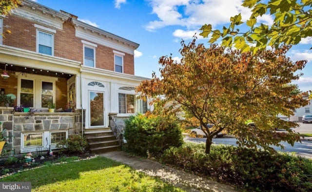 1333 W 40th Street - Photo 1