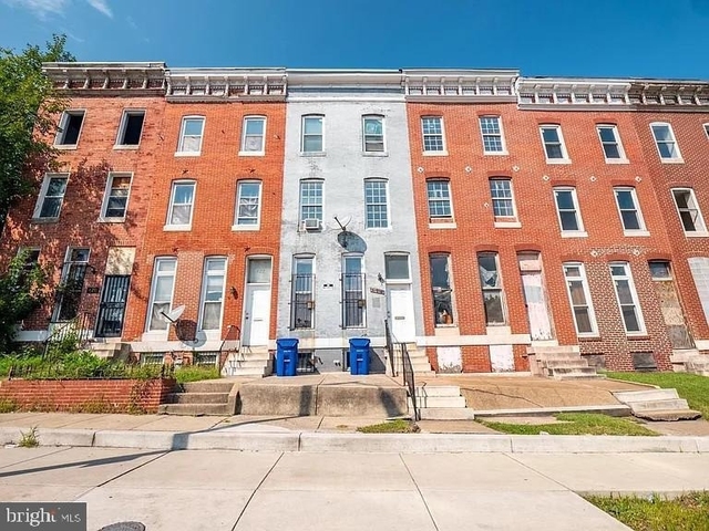 424 E North Avenue - Photo 1