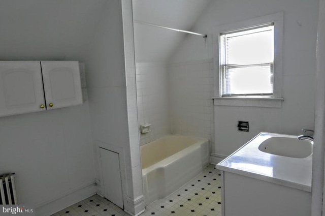 201 Delaware Ave - Photo 1