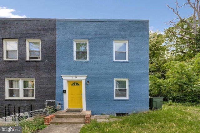 19 Atlantic Street Se - Photo 1