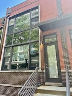 917 N Kingsbury Street - Photo 1