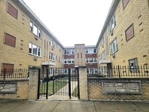 3201 W Berwyn Avenue - Photo 1