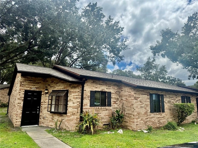 1805 Foxhall Circle - Photo 1