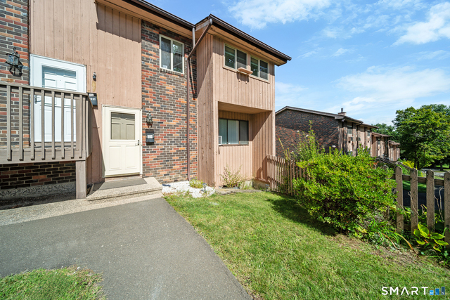 232 Oakville Avenue - Photo 1