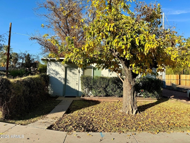 514 W 13th Street - Photo 1