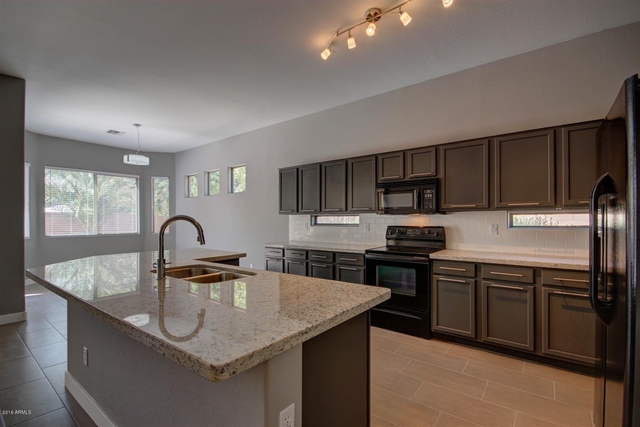 4027 E Marshall Avenue - Photo 1