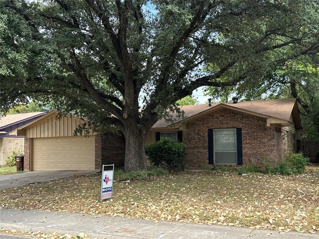 1204 Cordell Street - Photo 1