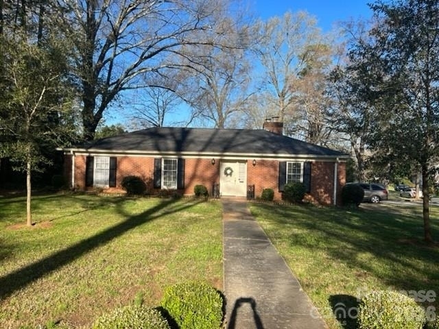 2600 Selwyn Avenue - Photo 1