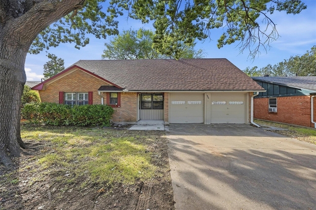 600 W Pelton Street - Photo 1
