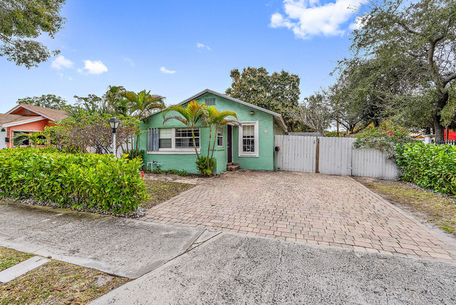 524 50th Street - Photo 1