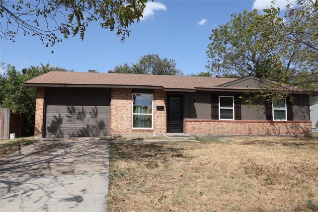3842 Commonwealth Drive - Photo 1