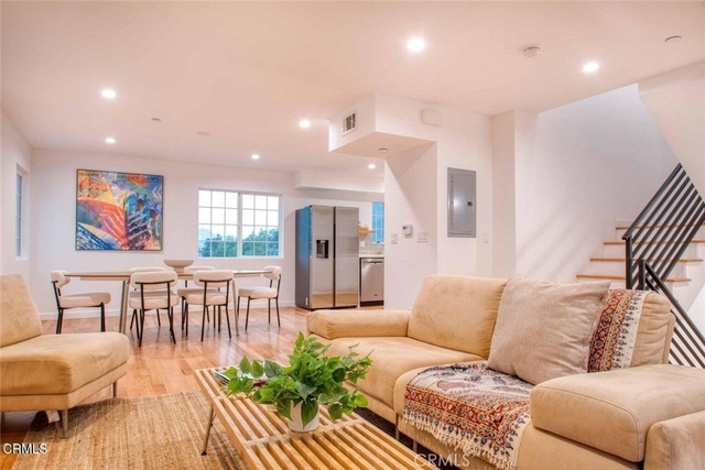 2333 1/2 Langdale Avenue - Photo 1