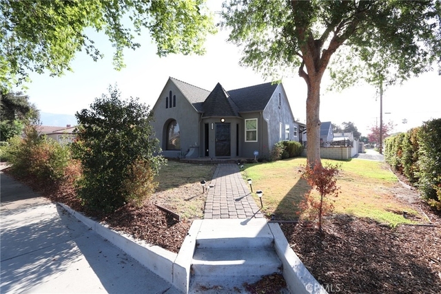 2905 N Sierra Way - Photo 1