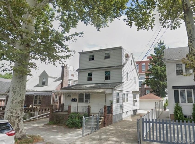 5633 138th Street - Photo 1