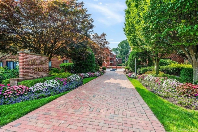 99 S Park Avenue - Photo 1