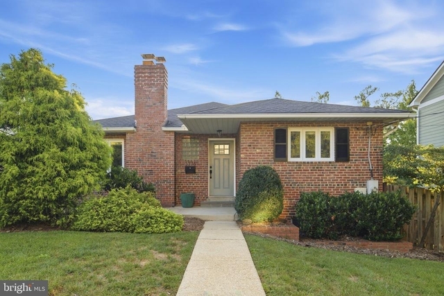 3376 N Buchanan Street - Photo 1