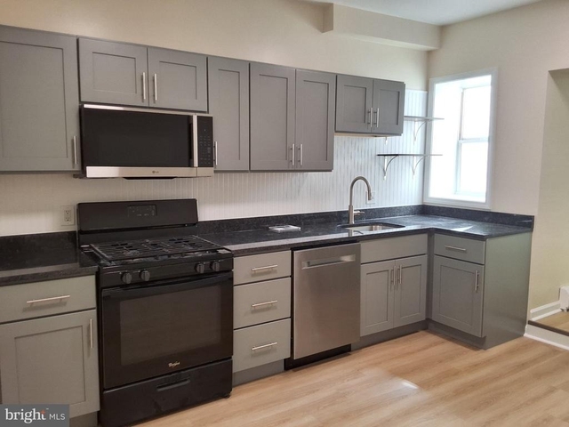 402 E Orange Street - Photo 1