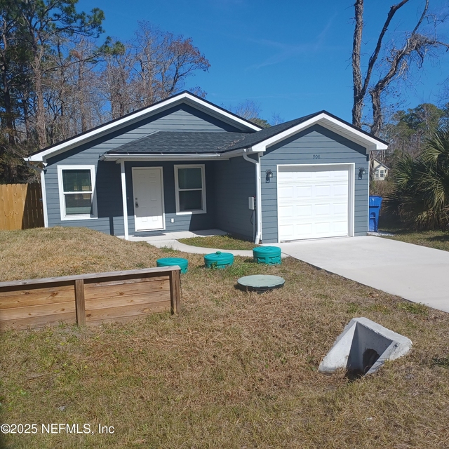 908 W 9th Street - Photo 1