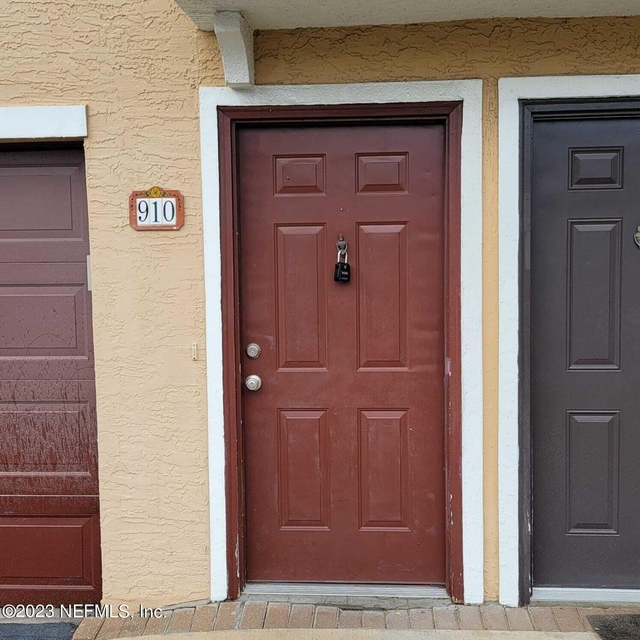 10075 Gate Parkway N - Photo 1