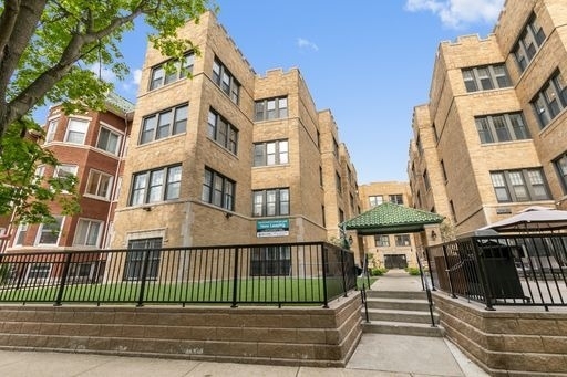 7626 N Eastlake Terrace - Photo 1