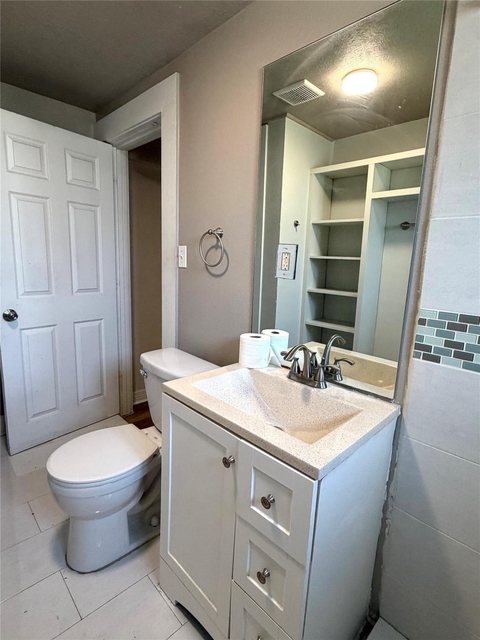 1126 1/2 Ryon Street - Photo 1