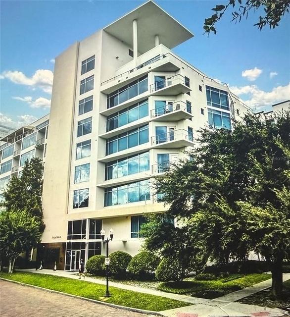 525 E Jackson Street - Photo 1