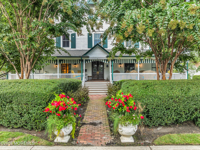 102 Riverview Avenue - Photo 1