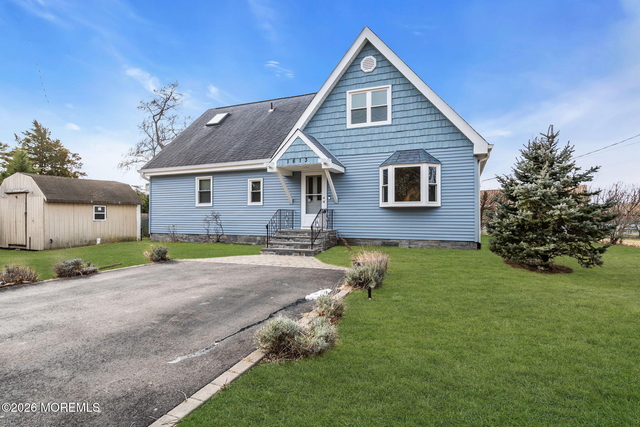 1613 Beacon Street - Photo 1