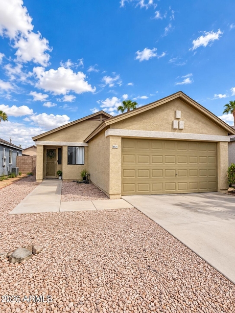 8634 W Mariposa Drive - Photo 1
