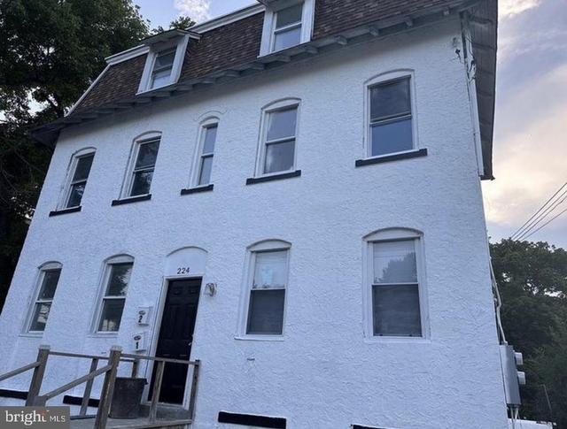 224 E 24th Street - Photo 1