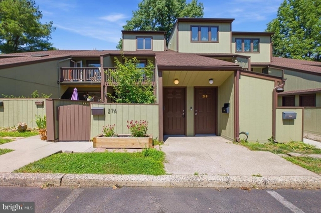 27 Darien - Photo 1