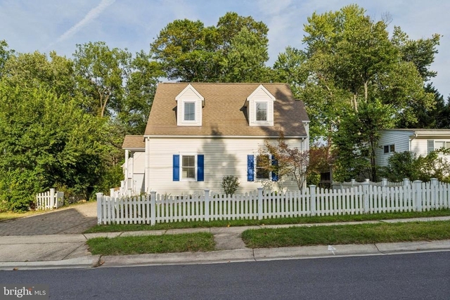 101 Charles Street - Photo 1