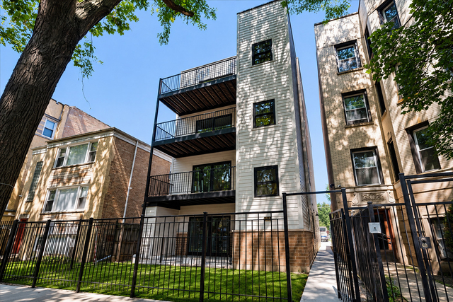 2314 W Arthur Avenue - Photo 1
