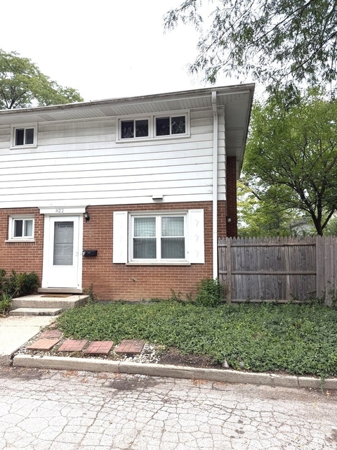 822 Skokie Boulevard - Photo 1