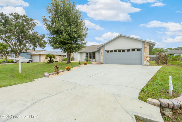 991 Tahiti Avenue Se - Photo 1