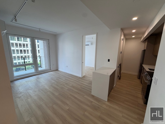 4 Avenue - Photo 1