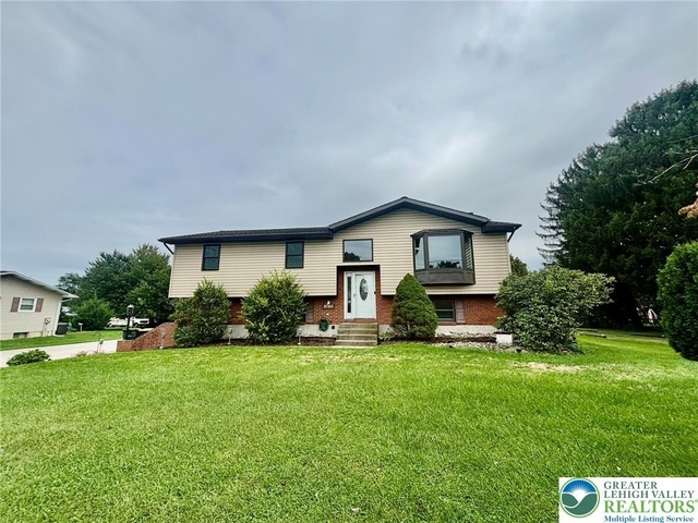 8740 Breiningsville - Photo 1