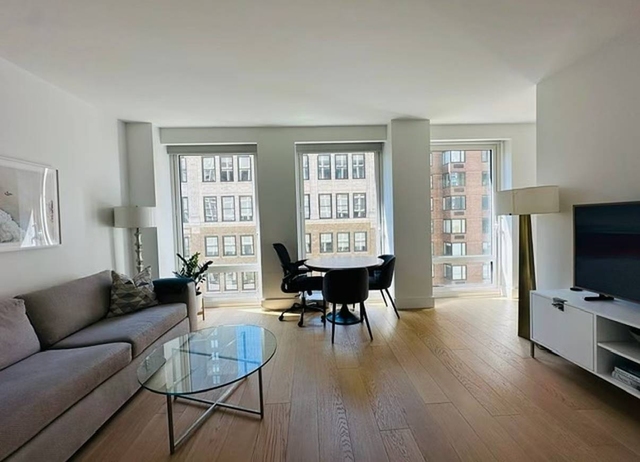 15 West 61st Street - Photo 1