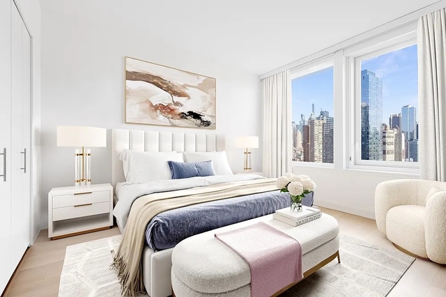 555 West 38th Street - Photo 1