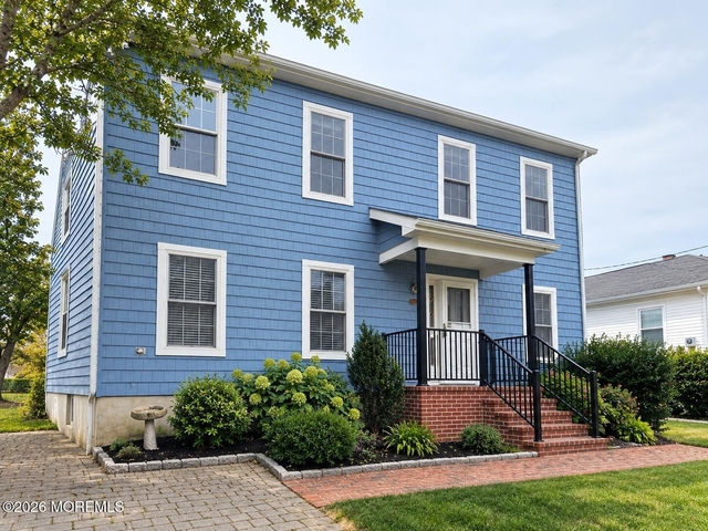 262 Evergreen Drive - Photo 1