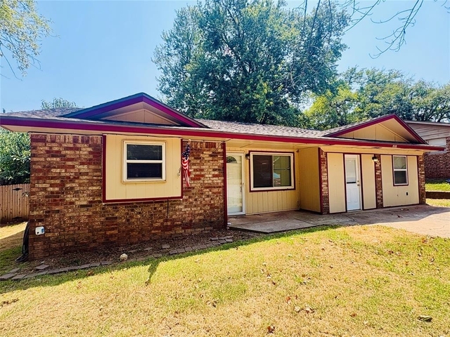 808 Catherine Drive - Photo 1