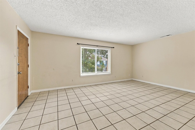 410 W Franklin Street - Photo 1
