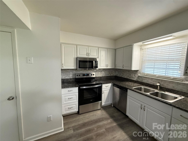 8526 Castle Pine Court - Photo 1